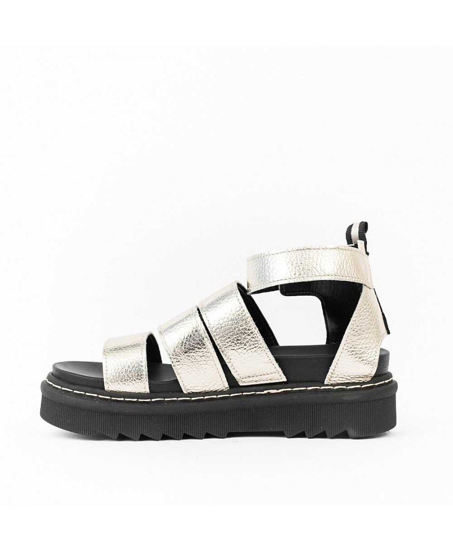 Sandalen En Blote Voeten | Osmose Sandaal Met Leren Bandjes Van Platina, Osmose Shoes Paris.