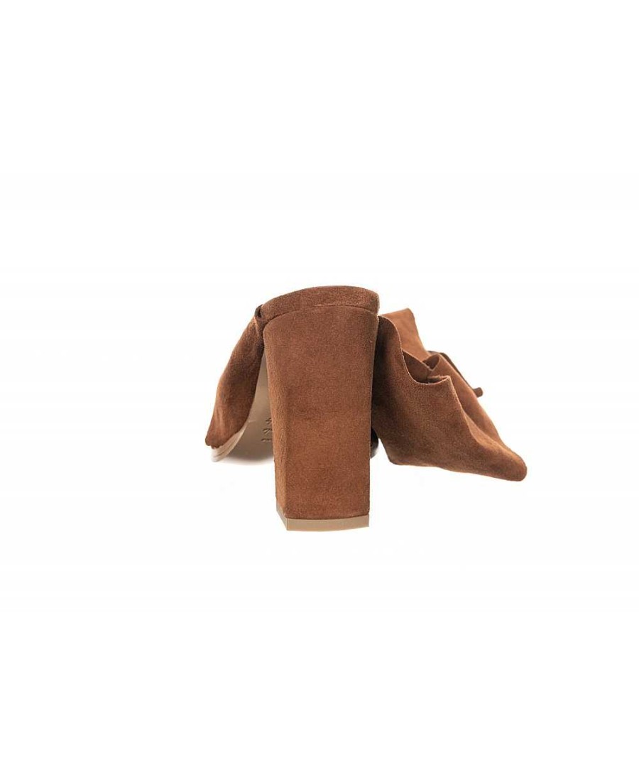 Pompen | Osmose Camel Suede Muilezel Enkelbandje Met Vierkante Hak, Allemaal Gemaakt In Italie.